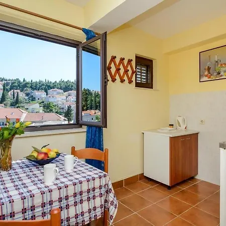 Apartment In With Sea View, Balcony, Air Conditioning, Wifi