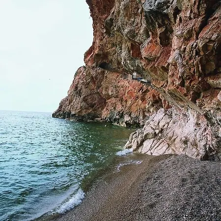 Apartment In With Sea View, Balcony, Air Conditioning, Wifi